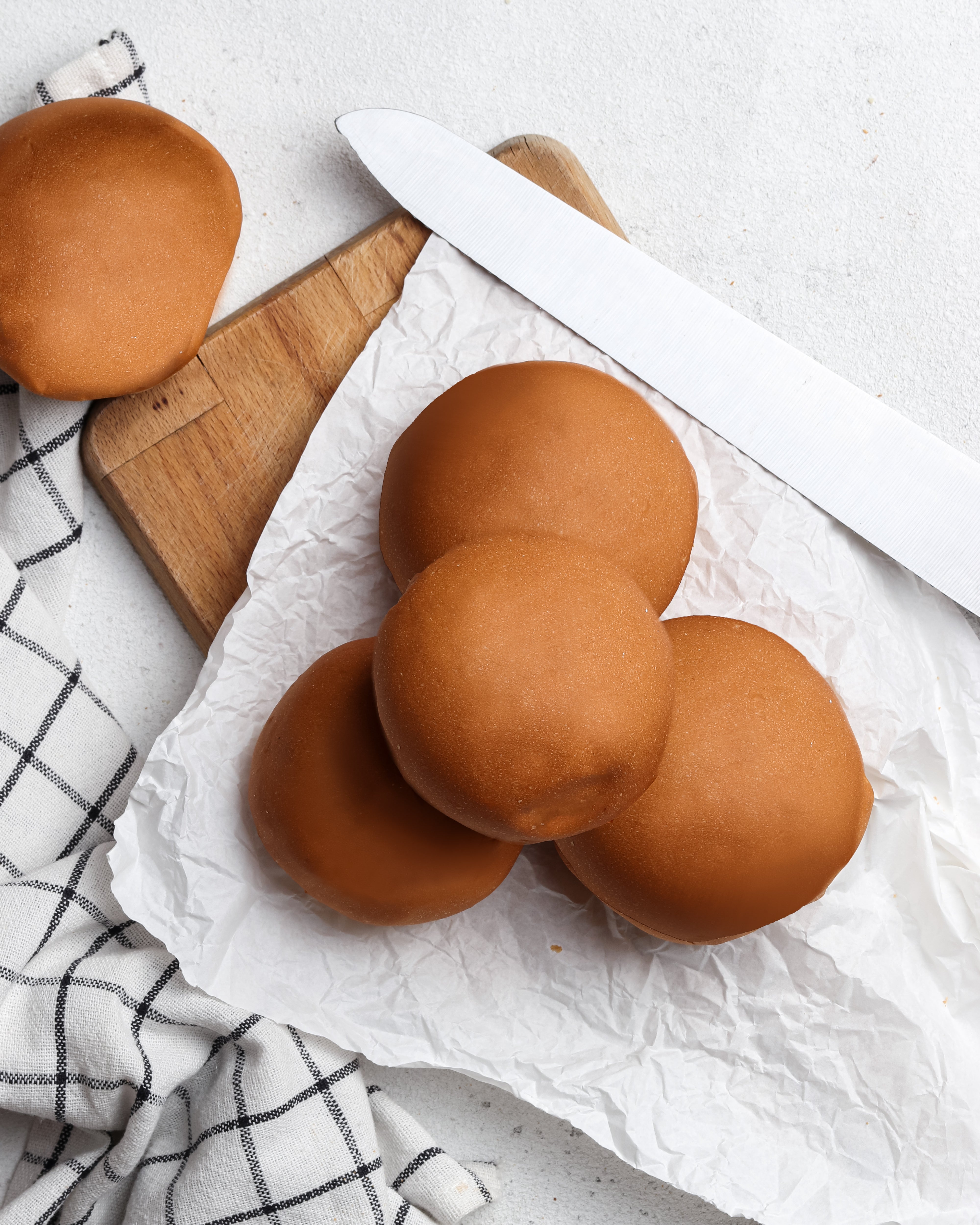 Round Bread Rolls